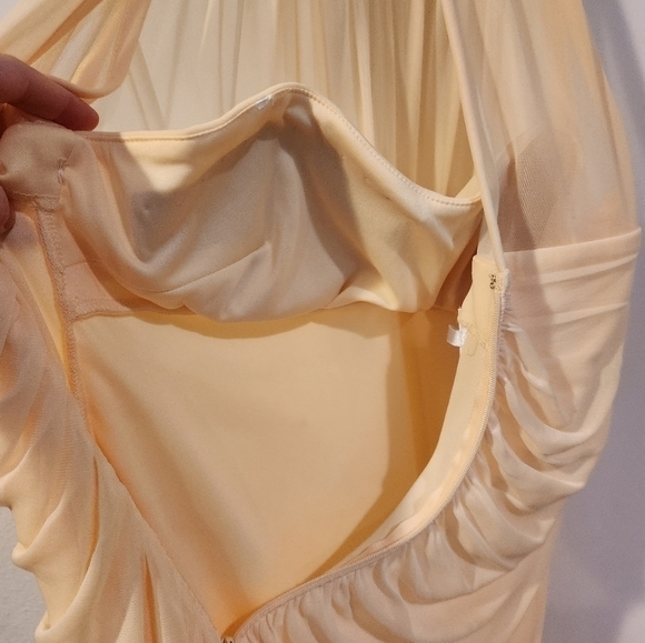 David's Bridal Formal Yellow Halter Dress Size 6 - Picture 6 of 7